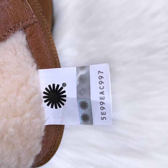 UGG Niels III Chestnut Boots - Picture 9 of 9